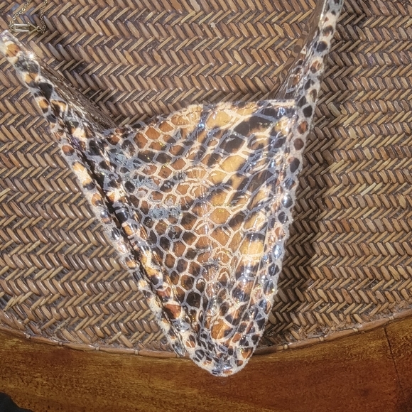 HOBO Maxine framed leather clutch wallet - Picture 9 of 12